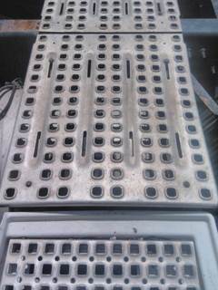 Volvo VNL Left Deck (Catwalk) Step