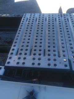 Volvo VNL Deck (Catwalk) Step