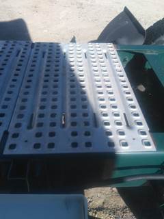 Volvo VNL Deck (Catwalk) Step