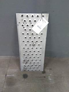 Volvo VNL Deck (Catwalk) Step