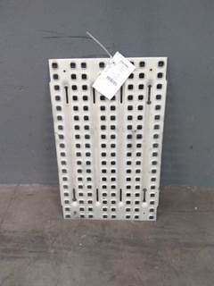 Volvo VNL Deck (Catwalk) Step