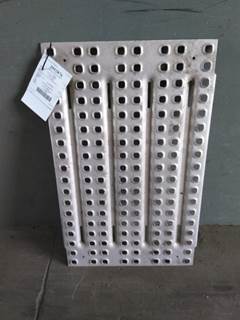 Volvo VNL Deck (Catwalk) Step