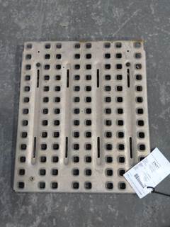 Volvo VNL Deck (Catwalk) Step