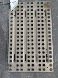 Volvo VNL Deck (Catwalk) Step