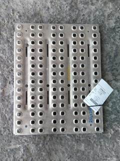 Volvo VNL Deck (Catwalk) Step