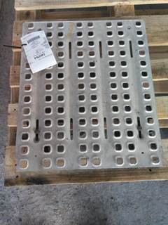 Volvo VNL Right Deck (Catwalk) Step