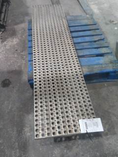 Volvo VNL Deck (Catwalk) Step