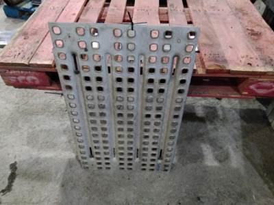 Volvo VNL Deck (Catwalk) Step