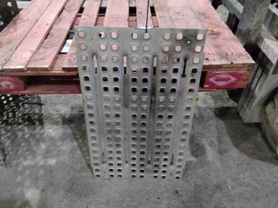 Volvo VNL Deck (Catwalk) Step