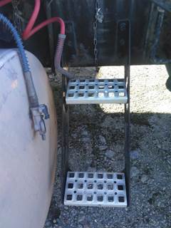 Volvo VNL Left Frame Step