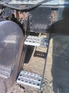 Volvo VNL Left Frame Step