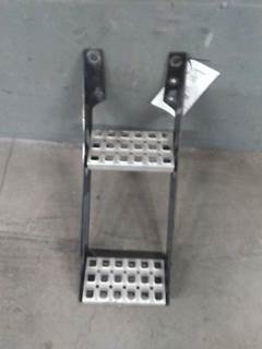 Volvo VNL Left Frame Step