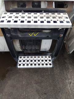 Volvo VNL Left Tank Step
