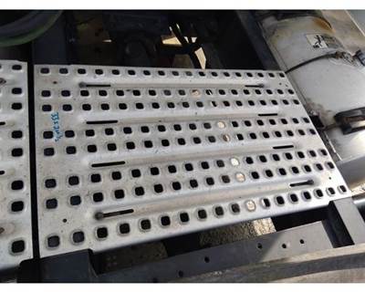 Volvo VNL Frame Step