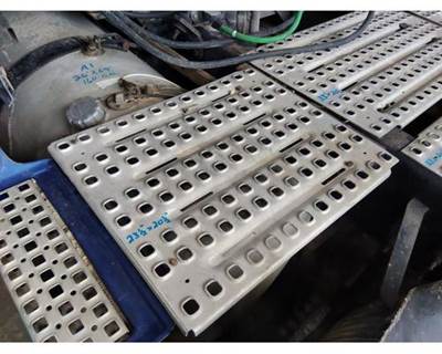 Volvo VNL Frame Step