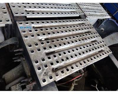 Volvo VNL Frame Step