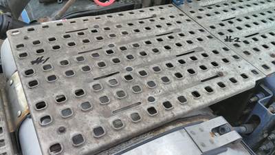 Volvo VNM Deck (Catwalk) Step