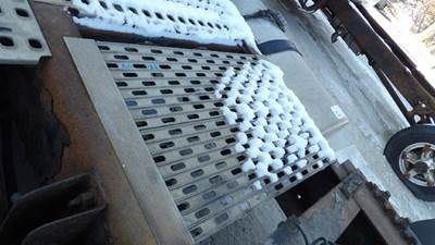 Volvo VNM Deck (Catwalk) Step