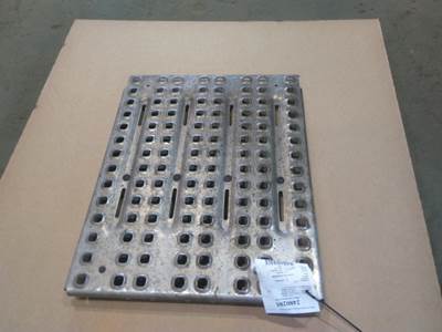 Volvo VNR Deck (Catwalk) Step