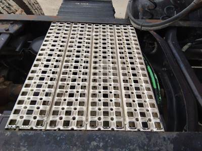 Volvo WG Deck (Catwalk) Step