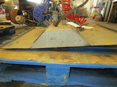 Western Star 4900 Deck (Catwalk) Step