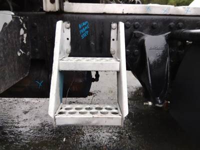 Western Star 4900 Left Frame Step