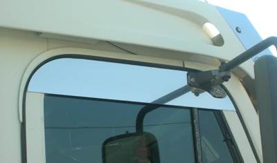 Freightliner Columbia 120 Exterior Sun Visor