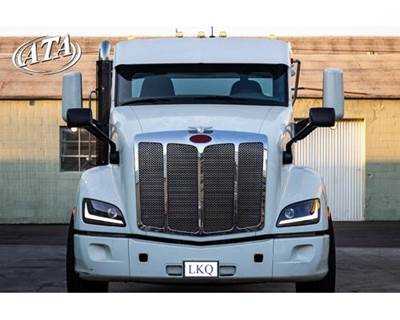 Peterbilt 567 Exterior Sun Visor