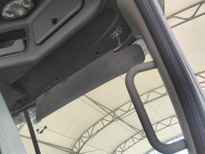 Freightliner Cascadia 113 Right Interior Sun Visor