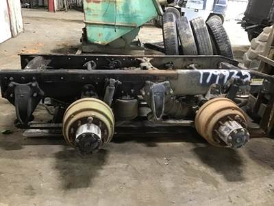 Freightliner FAS AIRLINER EARLY TANDEM Suspension