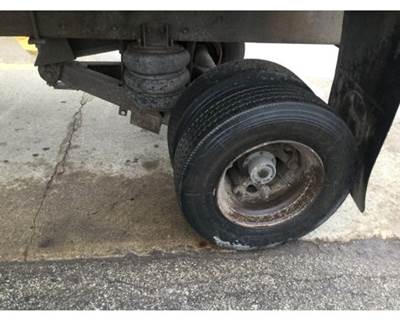Tag Tag / Pusher Axle
