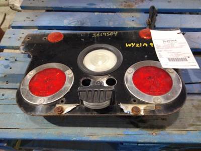 Freightliner Cascadia 113 Tail Light