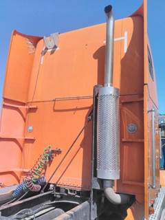 Freightliner FLD120 Tail Pipe