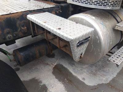 Freightliner Cascadia 113 Right Tire Chain Hanger