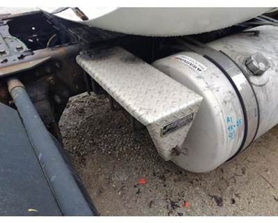 Freightliner Cascadia 113 Right Tire Chain Hanger