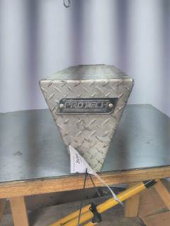 Freightliner Cascadia 116 Right Tire Chain Hanger