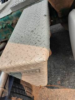 Freightliner Cascadia 125 Right Tire Chain Hanger