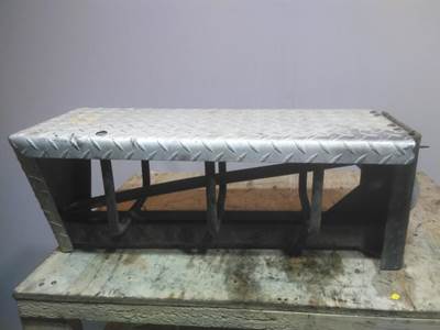 Freightliner Cascadia 125 Left Tire Chain Hanger