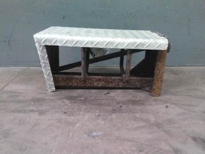 Freightliner Cascadia 125 Tire Chain Hanger