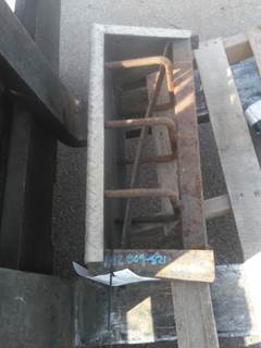 International 9900i Tire Chain Hanger