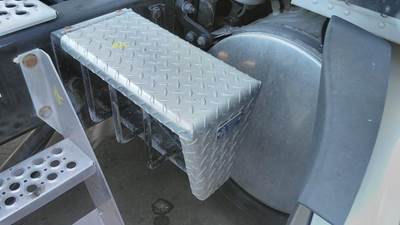 Kenworth T680 Tire Chain Hanger