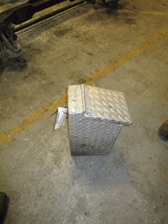 Mack Vision CXN612 Tire Chain Hanger for a Mack CXN612