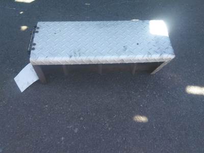 Peterbilt 384 Tire Chain Hanger