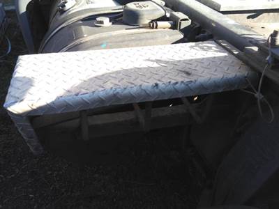 Peterbilt 579 Tire Chain Hanger