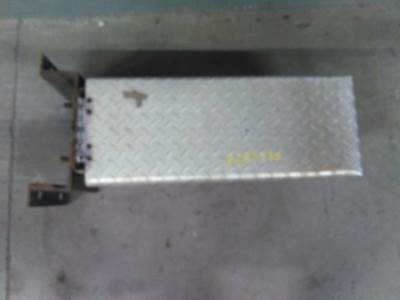 Peterbilt 587 Tire Chain Hanger