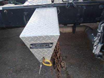 Universal Tire Chain Hanger for a Universal ALL