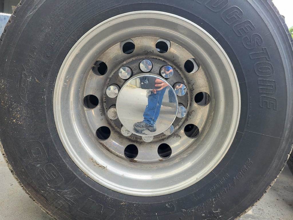 2020 Peterbilt 579 Tire & Rim For Sale Wykoff, MN 2281400