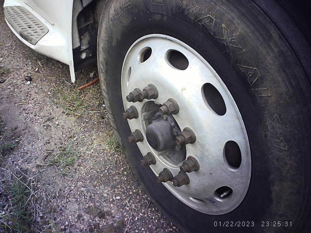 2016 Peterbilt 579 Tire & Rim For Sale Jackson, MS 2287376