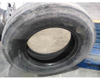 Michelin 275/80R22.5 Tire