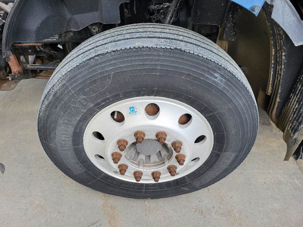 2013 USED 295/75R22.5 IRONHEAD STEER TIRE. 11/32 TREAD DEPTH For Sale